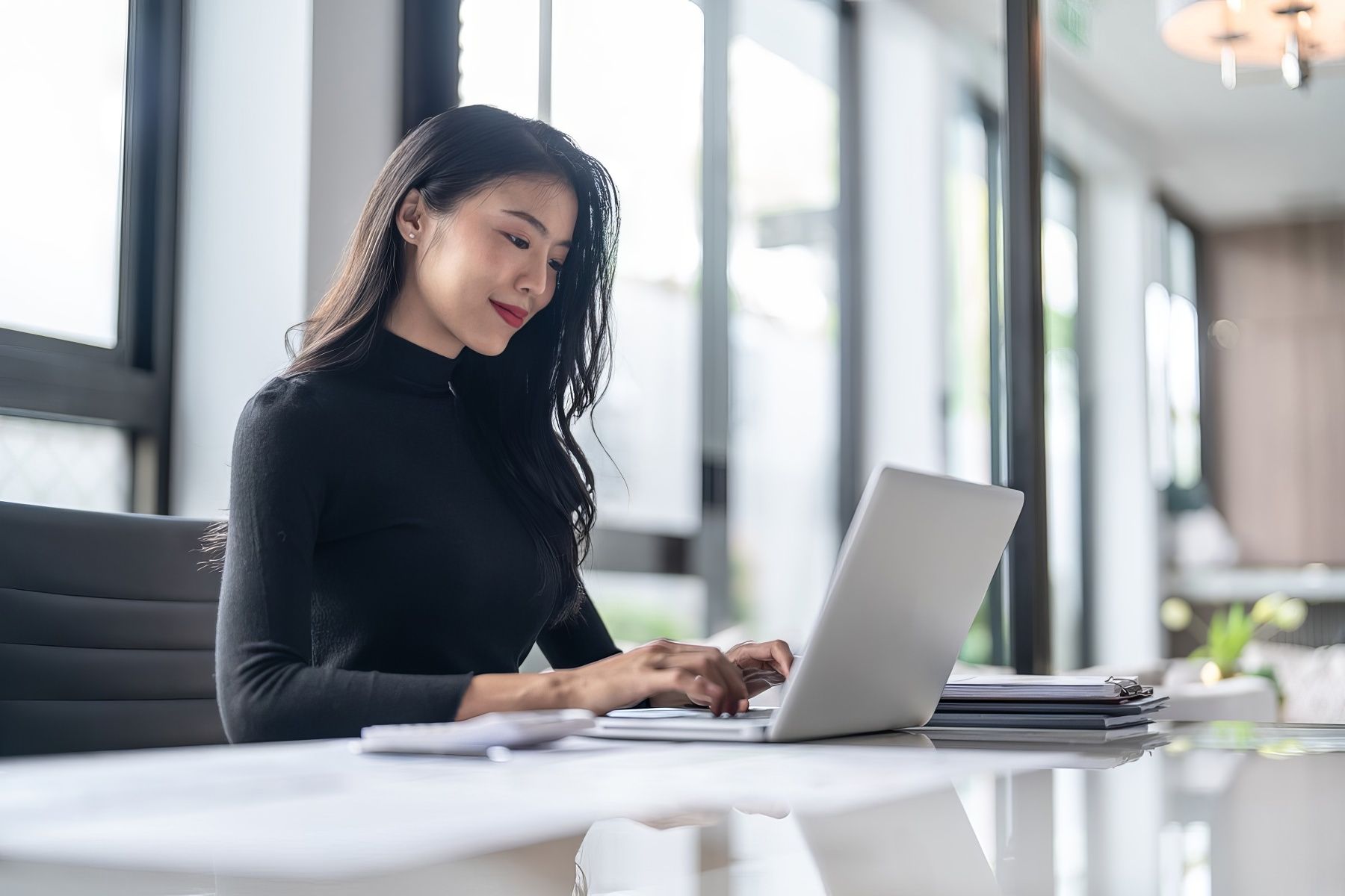 Đừng để nám chân sâu chi phối cuộc sống của người phụ nữ hiện đại